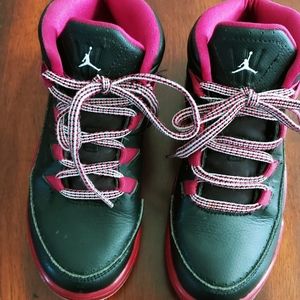 Nike Jordan GP Deluxe black/fuschia girls size 1y